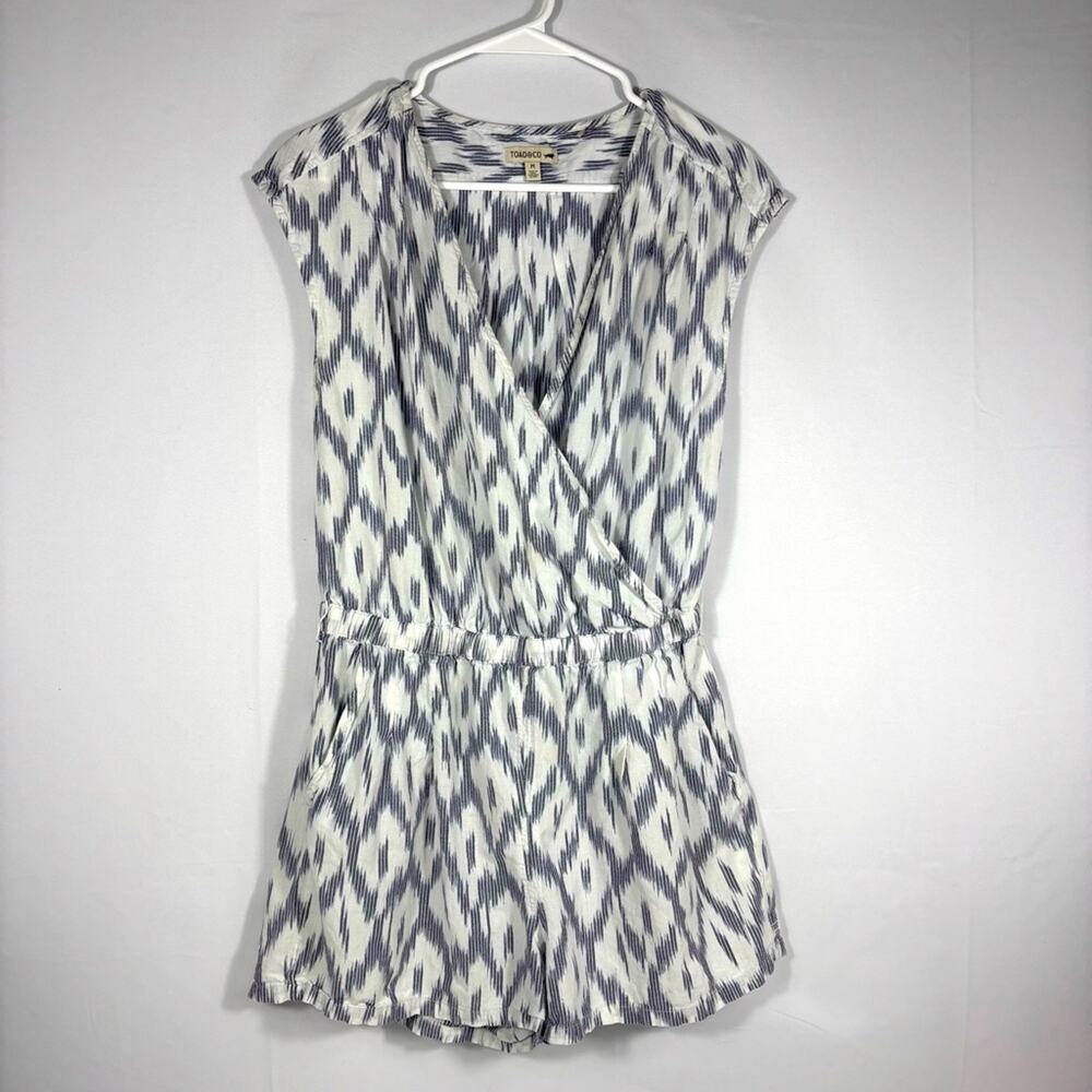 Toad&Co Grey and White Patterned Romper Size Medium PP0815